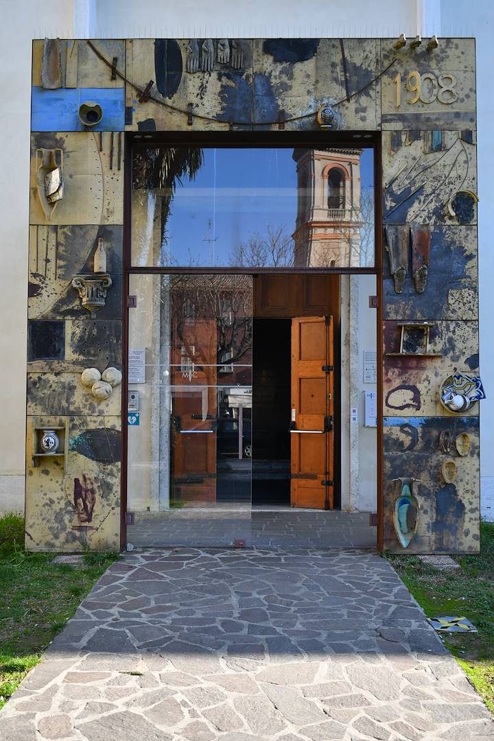 Faenza - Porta d'ingresso al Museo Internazionale della Ceramica