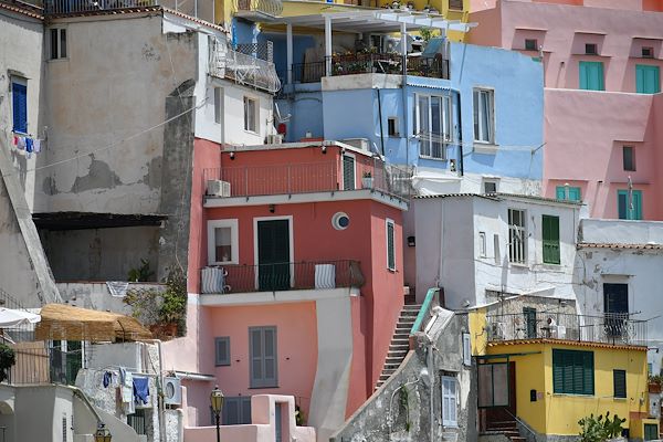 Procida - Attraverso le sue affascinanti dimore