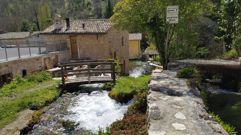 Rasiglia - Un ponte di legno